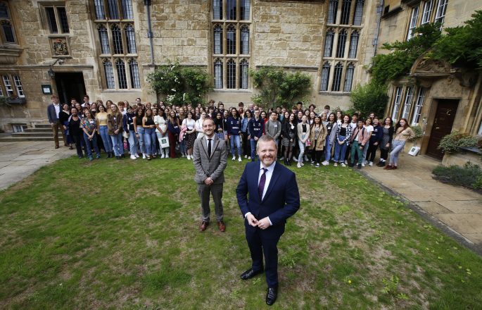 Our 2021 Seren Residential Summer School learners with Jeremy Miles MS, Minister for Education and the Welsh Language in the Welsh Government (right) and our Access Fellow Dr Matt Williams (left).