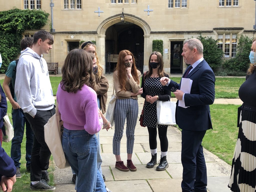 The Minister chats to Seren learners during his visit to Jesus College